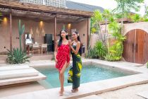 Paréo plage floral rouge