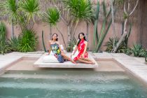 Paréo plage guirlande d\'hibiscus rouge