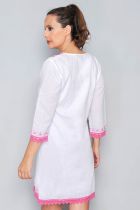 Robe d\'été blanche et rose 